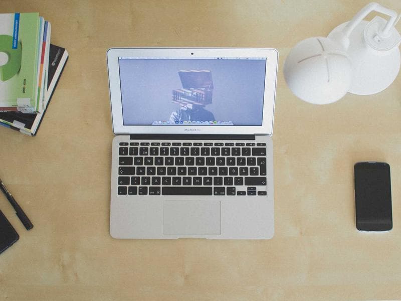 Atelier Desk Ikoyi in Ikoyi